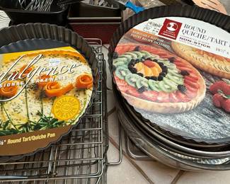 Wilton Indulgence & Assorted Tart Pans