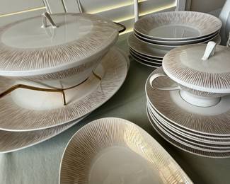 Rosenthal Goldstrahlen Form 2000 Dinnerware Set