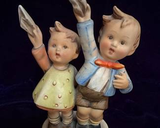 Goebel Hummel Figurine "Auf Wiedersehen"