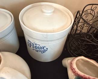 Vintage Pfaltzgraff Yorktowne Flour Canister
