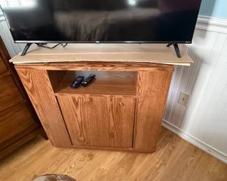 Oak Veneer Media Console with Cabinet