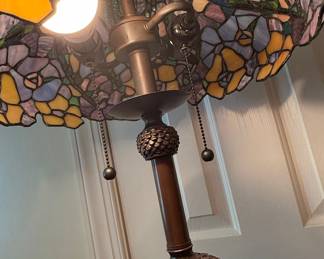 Tiffany Style Wisteria Stained Glass Table Lamp