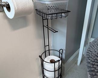 Metal Toilet Paper Holder with Storage Basket and Diamond-Patterned Acrylic Tray