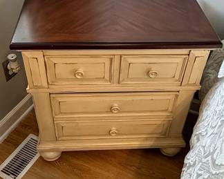 Ashley Furniture Realyn Distressed Cream Nightstand