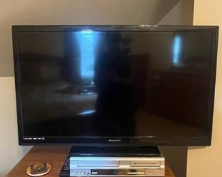 Magnavox 32" LCD TV with Integrated DVD/VCR Combo