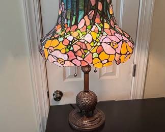 Tiffany Style Wisteria Stained Glass Table Lamp