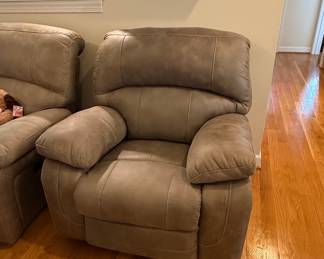 Ashley Furniture "Dunwell" Recliner