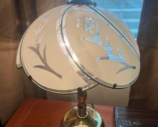 Vintage Regency Hill Flower Petal Brass and Frosted Glass Table Lamp