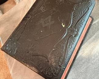1891 Holman Self-Explanatory Masonic Bible