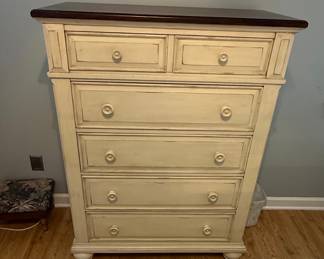 Ashley Furniture Realyn Chipped White 5 Drawer Chest