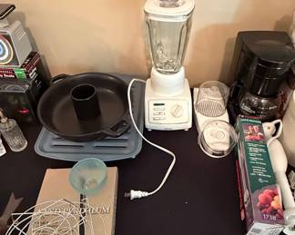 Krups 14-Speed Blender and Toastmaster 1738 Hand Blender