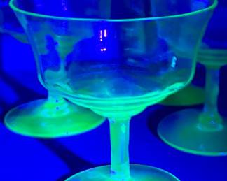 Light it up ! Vaseline Glasses
