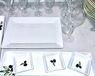 Decorative Hors-d'oeuvre dishes and platter