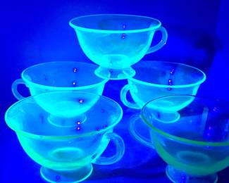 Light it up ! Vaseline Glass cups !!