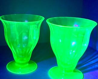 Light it up ! Vaseline Glass desert cups !!