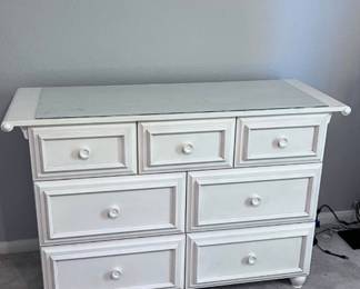 Bombay Dresser