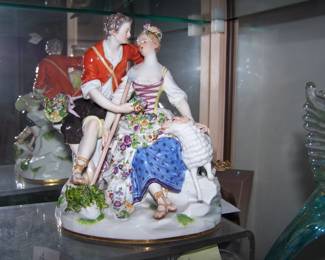 AMAZING PORCELAIN FIGURE