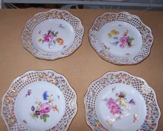 8 cabinet plates no breaks or chips 