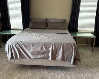 Queen adjustable base, tempur-pedic mattress