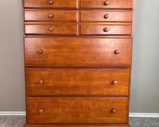 Medium dresser