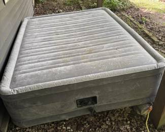 Queen air bed