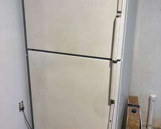 Spare refrigerator