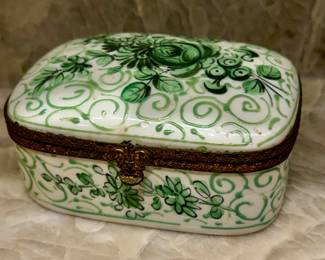 19th C French porcelain box
