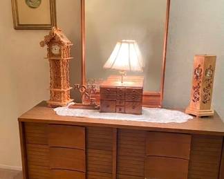 Vintage dresser with mirror (set also includes chest of drawers)