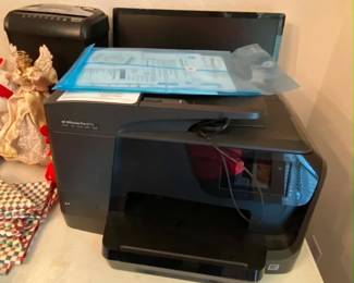 HP Printer works - just needs new cartridges.