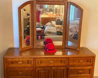 Beautiful dresser with mirror (goes with matching chest of drawers and headboard).