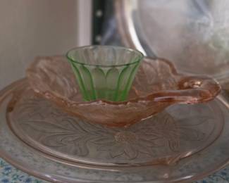 Uranium, pink depression glass
