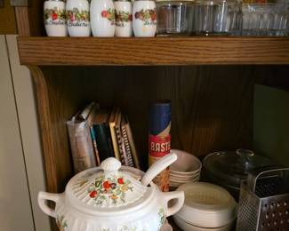 Lidded serving bowl with ladle