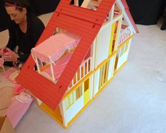 Barbie dream house 