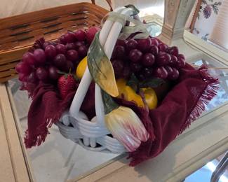 Ceramic basket 