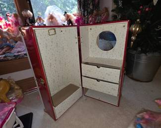 Doll trunk