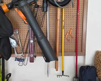 Long handle tools 