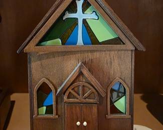 Illuminated musical chapel 