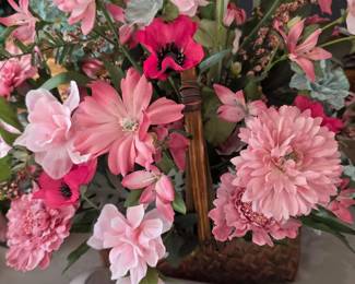 Floral arrangement 