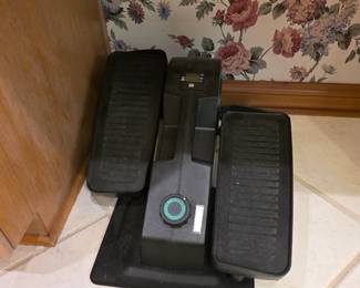 Under-desk elliptical 