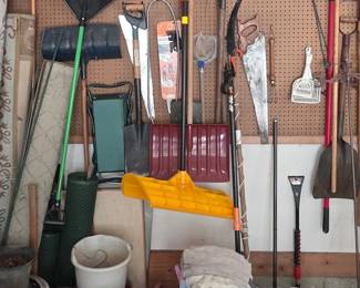 Long handle tools 