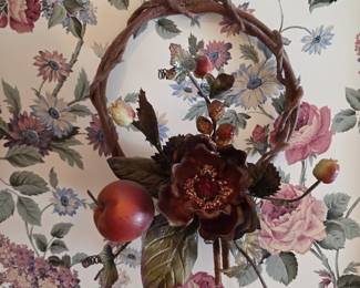 Floral wreath 