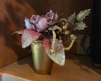 Floral arrangement 