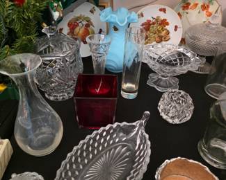 Assorted glassware 