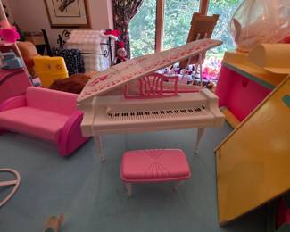 Barbie superstar grand piano 