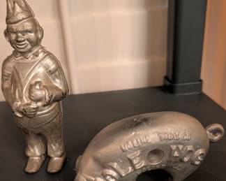 Vintage Hole in One Pig, Clown Bank