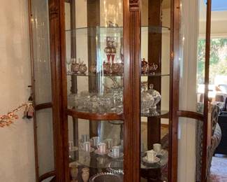 Pulaski Furniture "Foxcroft" Curved End Curio Cabinet