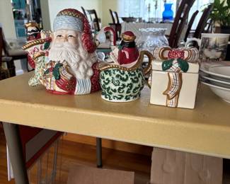 Christmas tea pot