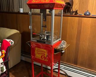Popcorn maker new never used back on the market