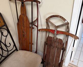 2 Vintage sleds