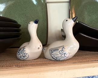 Duck salt, pepper shakers